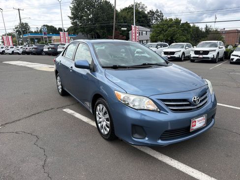 Used 2013 Toyota Corolla LE FWD image 1