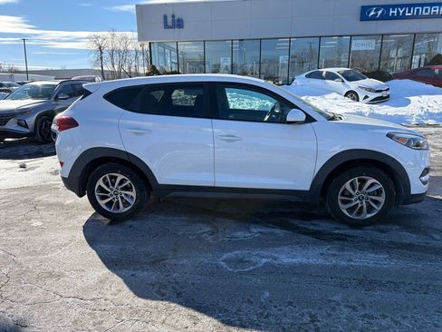 Used 2018 Hyundai Tucson SE w/ Cargo Package image 2