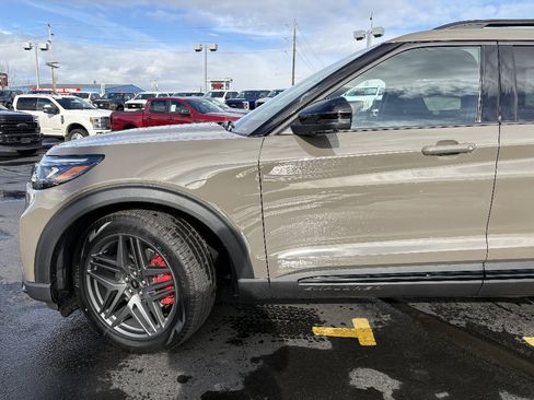 New 2026 Ford Explorer ST w/ Sun And Sound Package AWD/4WD image 13