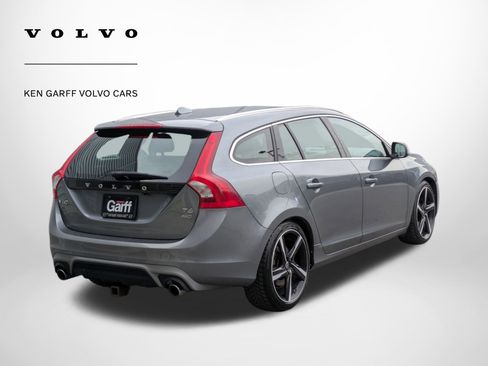 Used 2017 Volvo V60 T6 R-Design Platinum image 3
