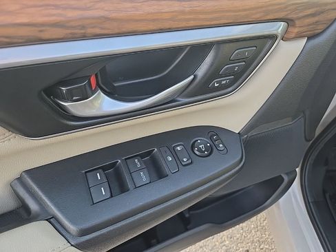 Used 2019 Honda CR-V Touring image 11