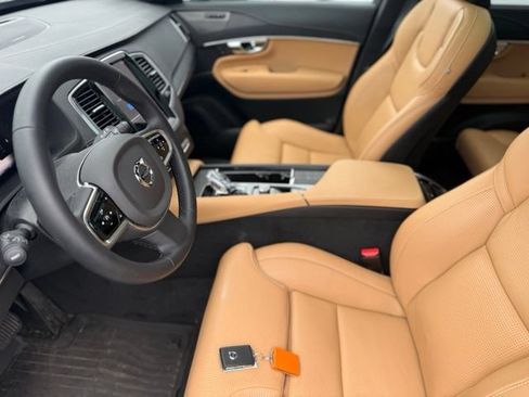 Used 2023 Volvo XC90 B6 Ultimate w/ Protection Package Premier AWD/4WD image 7