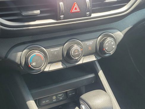 Used 2021 Kia Forte LXS FWD image 27