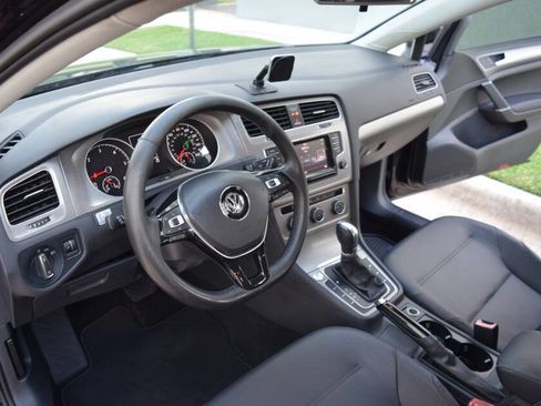 Used 2015 Volkswagen Golf TDI S FWD image 40