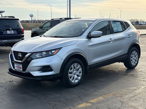 Used 2020 Nissan Rogue Sport S image 7