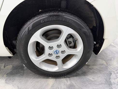 Used 2012 Nissan Leaf SV image 27