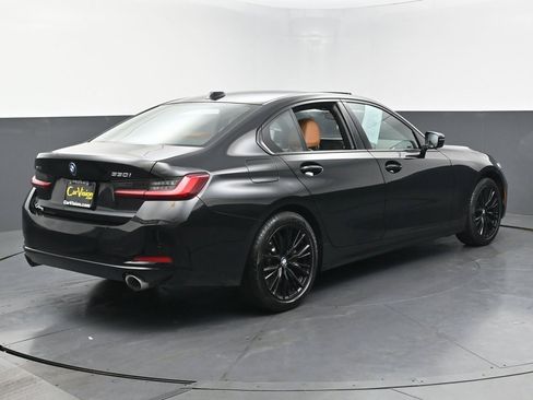 Used 2023 BMW 330i xDrive Sedan w/ Premium Package image 5