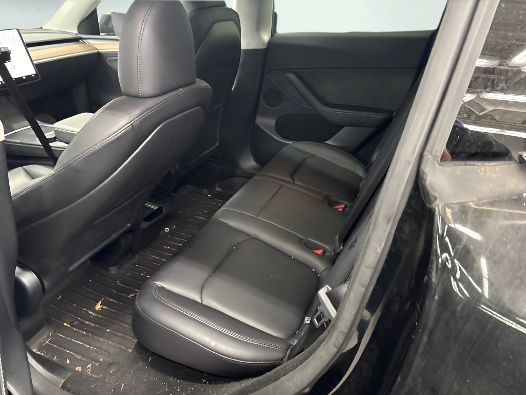 Used 2025 Tesla Model Y Long Range RWD image 6