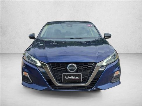 Used 2021 Nissan Altima 2.5 SR FWD image 2