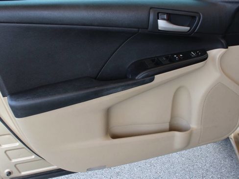 Used 2012 Toyota Camry LE image 36