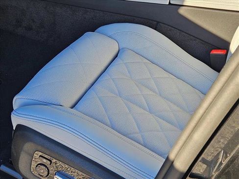 New 2026 BMW X6 xDrive40i w/ Climate Comfort Package image 4