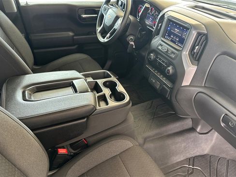 Used 2022 Chevrolet Silverado 1500 Custom w/ Safety Confidence Package image 18