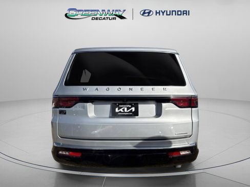 Used 2024 Jeep Wagoneer L Series II w/ Flexible Seating Group image 7