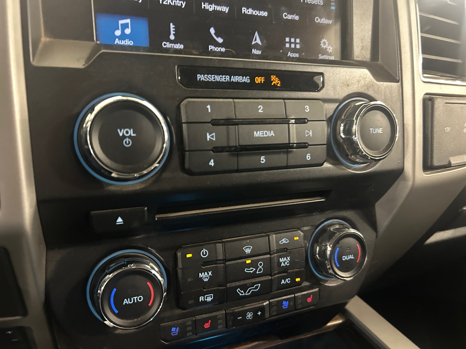 Used 2018 Ford F150 Lariat AWD/4WD image 22