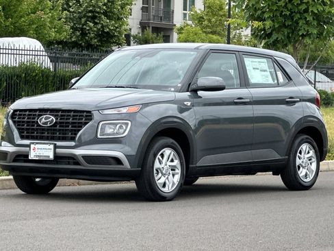 Used 2026 Hyundai Venue SE FWD image 7