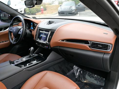 Certified 2018 Maserati Levante image 53