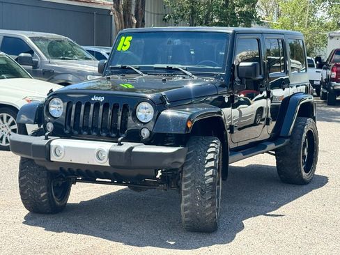 Used 2015 Jeep Wrangler Unlimited Sahara AWD/4WD image 3