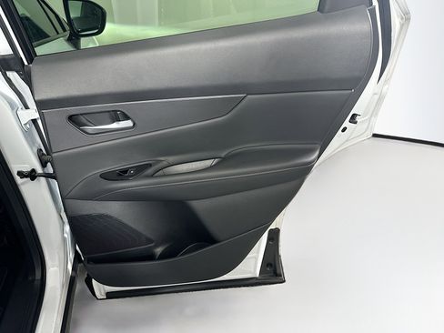 Used 2025 Nissan Murano SV FWD image 29