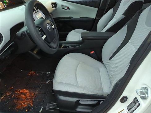 Used 2016 Toyota Prius Two image 15