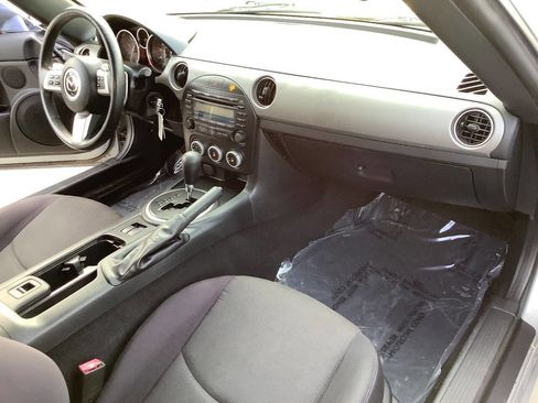Used 2009 MAZDA MX-5 Miata Sport image 26