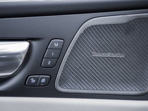 New 2026 Volvo XC60 B5 Ultra w/ Protection Package Premier image 39