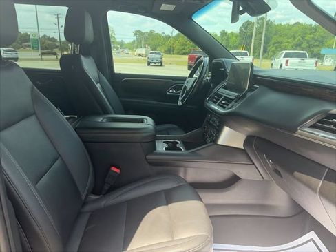 Used 2022 Chevrolet Tahoe Z71 w/ Luxury Package AWD/4WD image 9