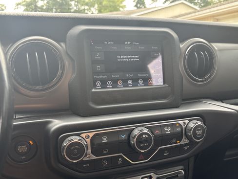 Used 2022 Jeep Gladiator Sport AWD/4WD image 22