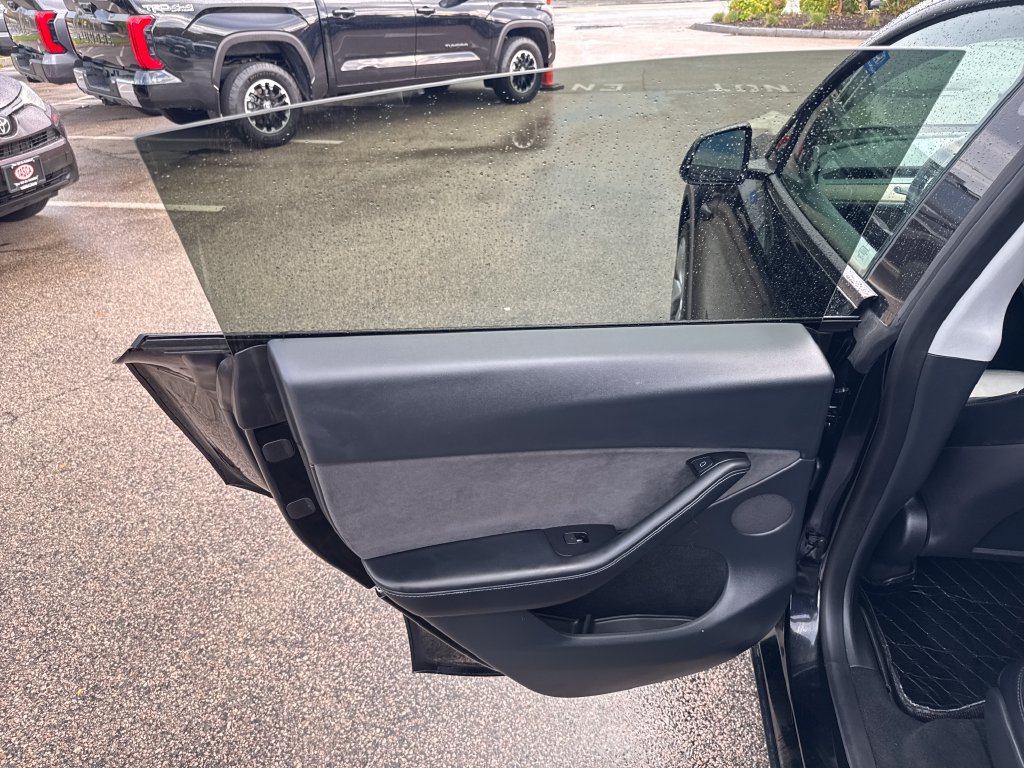 Used 2023 Tesla Model Y Long Range AWD/4WD image 39