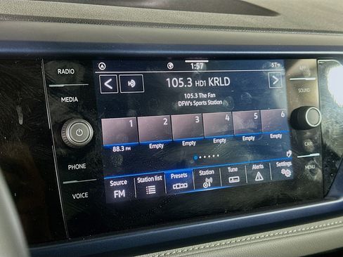 Used 2024 Volkswagen Taos SE w/ Black Wheel Package image 21