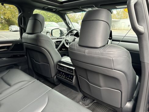 Used 2024 Lexus LX 600 F Sport image 36