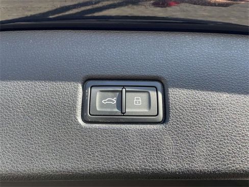 Used 2023 Audi Q5 2.0T Premium Plus w/ Premium Plus Package image 7