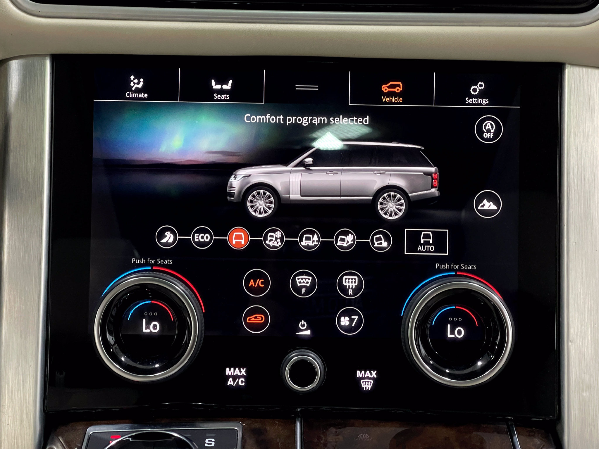 Used 2018 Land Rover Range Rover Supercharged AWD/4WD image 25