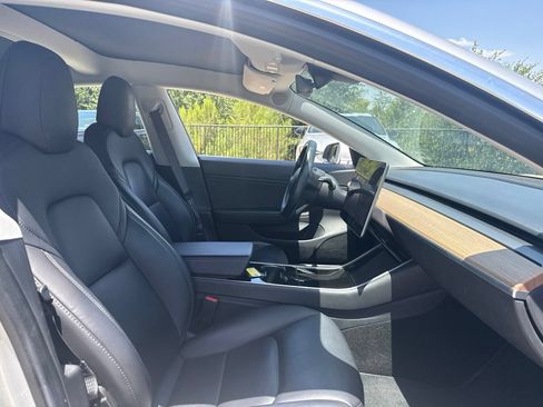 Used 2018 Tesla Model 3 Long Range RWD image 8