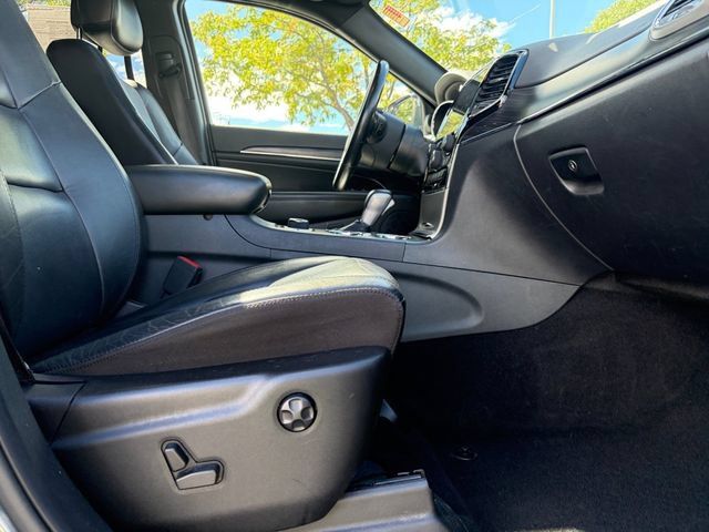 Used 2019 Jeep Grand Cherokee Limited AWD/4WD image 19