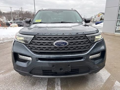 Used 2022 Ford Explorer XLT w/ Equipment Group 202A image 2