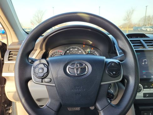 Used 2013 Toyota Camry LE image 20