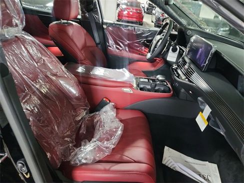 New 2026 Lexus LS 500 AWD image 25
