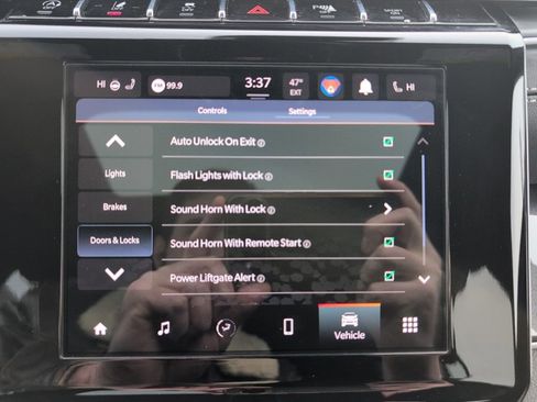 Used 2023 Jeep Grand Cherokee Altitude image 48