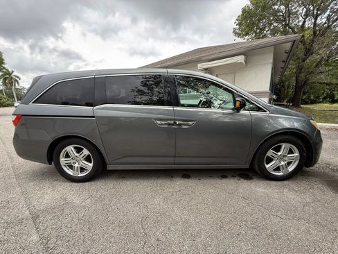 Used 2011 Honda Odyssey Elite image 5