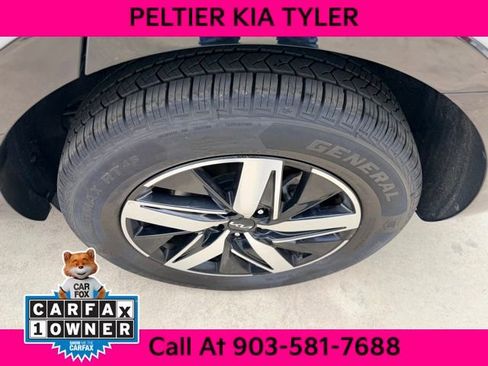 Certified 2023 Kia Sorento EX w/ Panoramic Sunroof Package FWD image 9