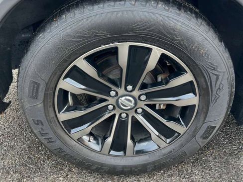 Used 2017 Nissan Armada Platinum image 16