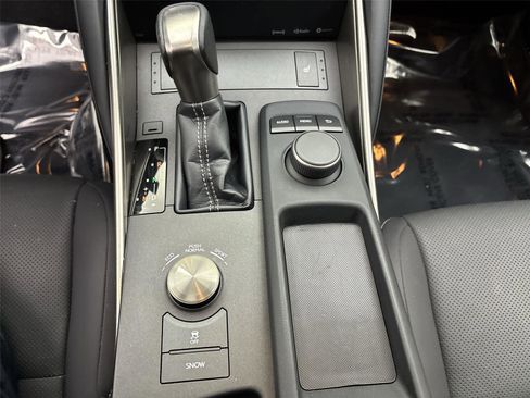 Used 2018 Lexus IS 300 AWD image 23