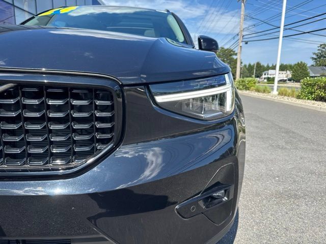 Certified 2024 Volvo XC40 B5 Plus w/ Protection Package Premier AWD/4WD image 8