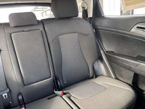 Used 2025 Kia Sportage LX FWD image 36