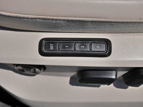 Used 2020 Volkswagen Atlas SEL AWD/4WD image 24