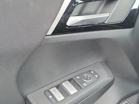 Used 2026 Mitsubishi Outlander ES FWD image 21