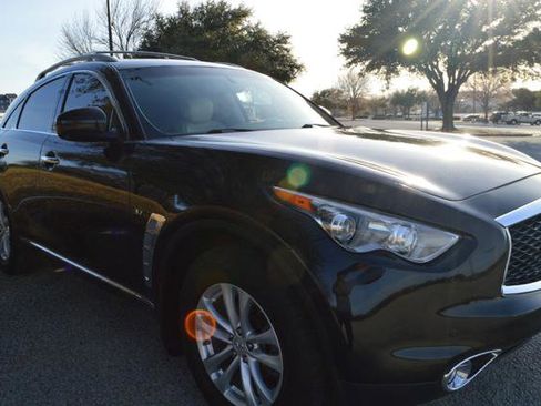 Used 2017 INFINITI QX70 2WD w/ Premium Package image 3