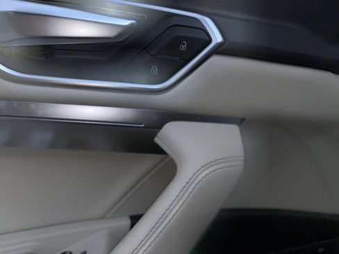 Certified 2024 Audi Q8 e-tron Premium Plus w/ Premium Plus Package image 6