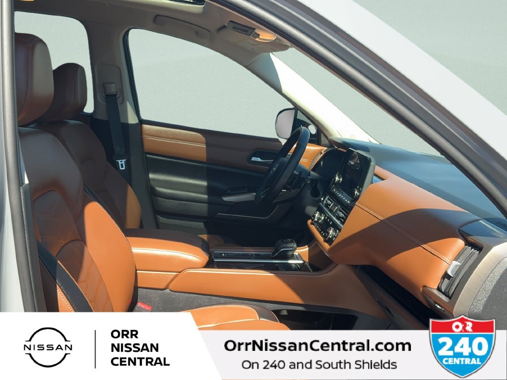 Used 2025 Nissan Pathfinder Platinum w/ Cargo Package FWD image 11