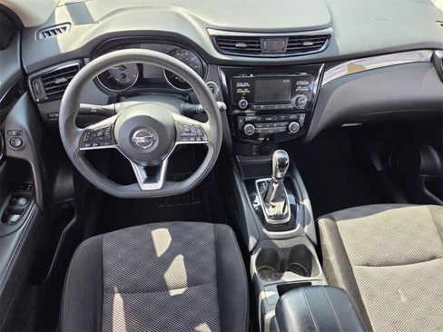 Used 2018 Nissan Rogue Sport SV image 6